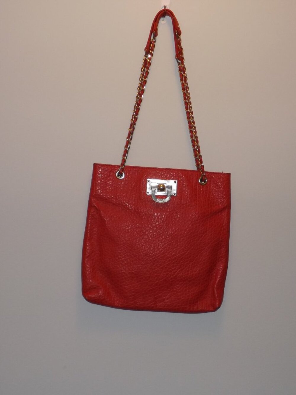 Beautiful DKNY flat sliding chain slim shoulder crossbody bag medium red